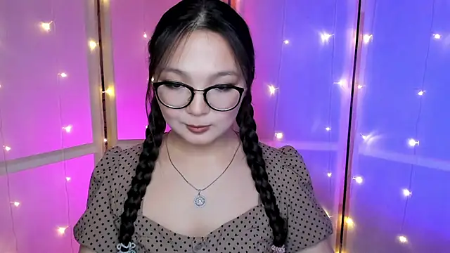 Nikki-awesome online show from 11.04.25