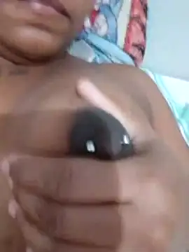 Snapshot of Jennyy31 chatting on 11.18.25 Jennyy31 online show from 11.18.25