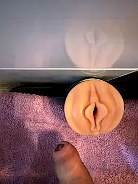 Snapshot of iCum_uCum chatting on 10.25.25 iCum uCum online show from 10.25.25