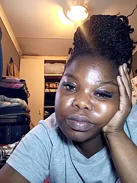 Snapshot of Sweetpieee28 chatting on 10.27.25 Sweetpieee28 online show from 10.27.25