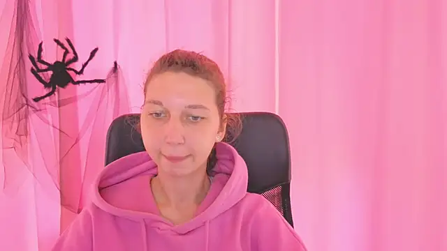 CuteEllii online show from 10.31.25