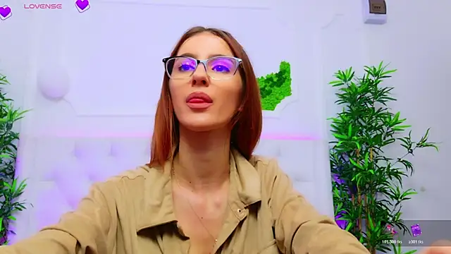 ElisaCharm online show from 11.04.25