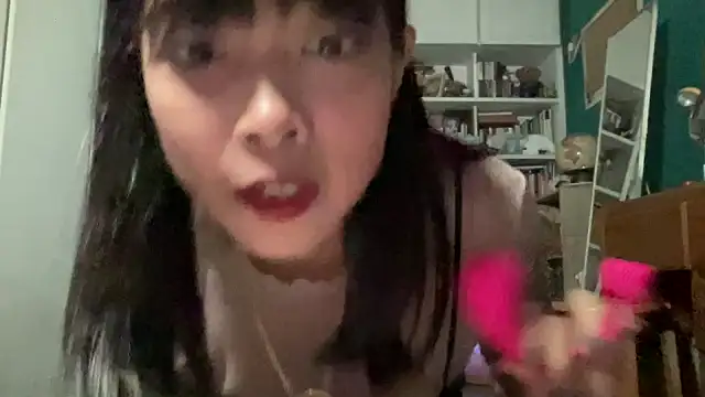 Snapshot of tw_tansan chatting on 10.27.25 tw tansan online show from 10.27.25