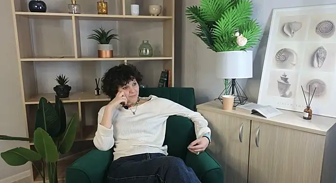 Snapshot of PhebeCharron chatting on 10.21.25 PhebeCharron online show from 10.21.25