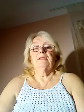 Snapshot of AmyLove353 chatting on 10.25.25 AmyLove353 online show from 10.25.25