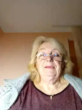 Snapshot of AmyLove353 chatting on 11.04.25 AmyLove353 online show from 11.04.25