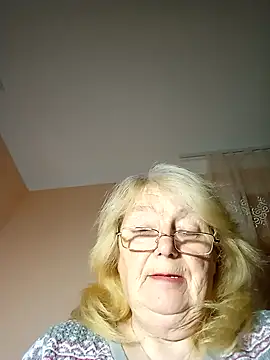 AmyLove353 online show from 11.26.25