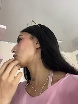 Violeet-Smith online show from 11.15.25