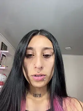 Violeet-Smith online show from 11.18.25