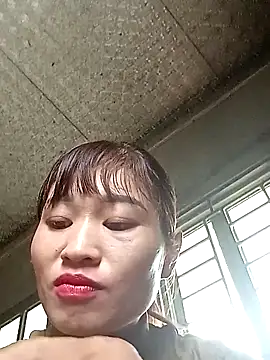 Snapshot of Paty_x chatting on 10.24.25 Paty x online show from 10.24.25