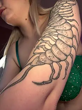 HugeBoobsAlice online show from 01.07.26