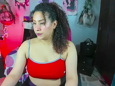 Snapshot of ROZZE_MILA chatting on 10.23.25 ROZZE MILA online show from 10.23.25