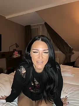 Snapshot of Gabbyys chatting on 11.24.25 Gabbyys online show from 11.24.25