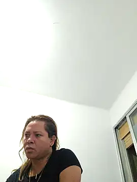 Snapshot of Eimy2025 chatting on 10.20.25 Eimy2025 online show from 10.20.25