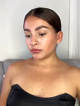 Snapshot of Talia_Bonet chatting on 10.22.25 Talia Bonet online show from 10.22.25