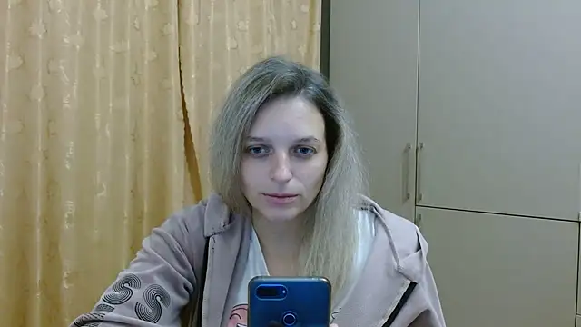 Snapshot of ElisSky301 chatting on 10.20.25 ElisSky301 online show from 10.20.25