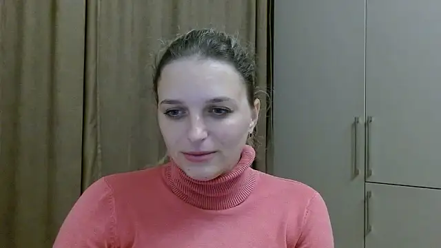 Snapshot of ElisSky301 chatting on 10.26.25 ElisSky301 online show from 10.26.25