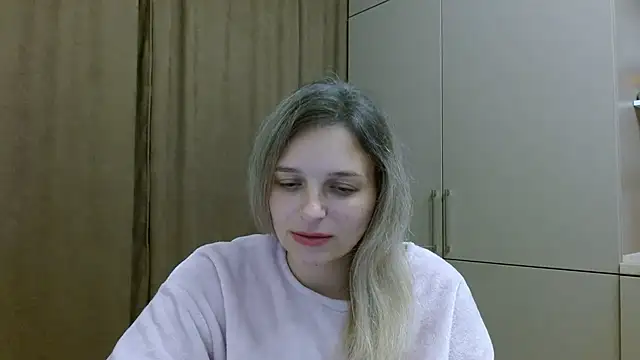 Snapshot of ElisSky301 chatting on 11.01.25 ElisSky301 online show from 11.01.25