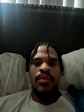 Snapshot of Mrmakeherwet_Tez chatting on 10.22.25 Mrmakeherwet Tez online show from 10.22.25