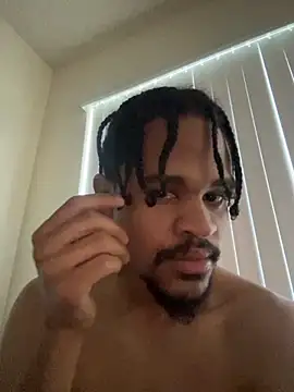 Snapshot of Mrmakeherwet_Tez chatting on 10.22.25 Mrmakeherwet Tez online show from 10.22.25