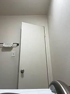 Snapshot of Mrmakeherwet_Tez chatting on 10.25.25 Mrmakeherwet Tez online show from 10.25.25