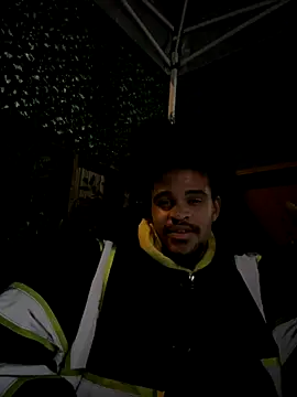 Snapshot of Mrmakeherwet_Tez chatting on 12.03.25 Mrmakeherwet Tez online show from 12.03.25