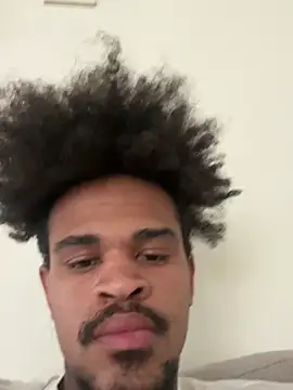 Snapshot of Mrmakeherwet_Tez chatting on 02.04.26 Mrmakeherwet Tez online show from 02.04.26