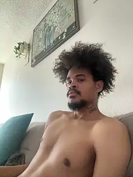 Snapshot of Mrmakeherwet_Tez chatting on 02.27.26 Mrmakeherwet Tez online show from 02.27.26