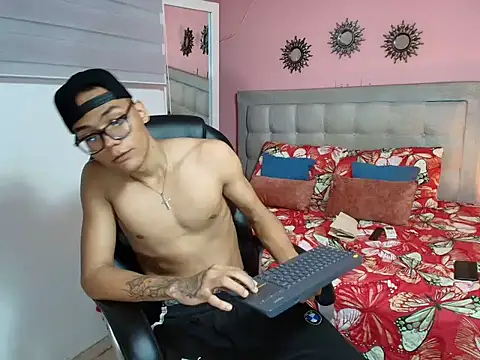 Snapshot of aron_big_big chatting on 10.23.25 aron big big online show from 10.23.25
