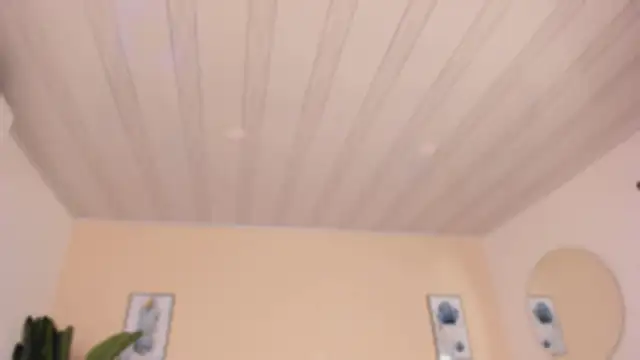 YariRose online show from 11.19.25