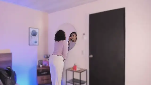 YariRose online show from 11.29.25