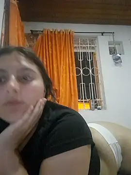 Layla Latina online show from 01.13.26