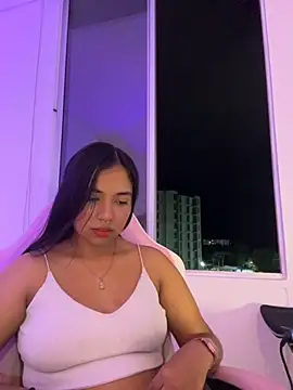 Snapshot of aly_nicols chatting on 10.28.25 aly nicols online show from 10.28.25