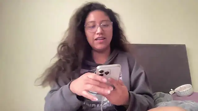 Kmiii21 online show from 10.24.25