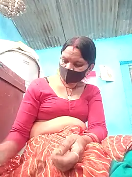 Snapshot of Cuty_sapna chatting on 11.11.25 Cuty sapna online show from 11.11.25