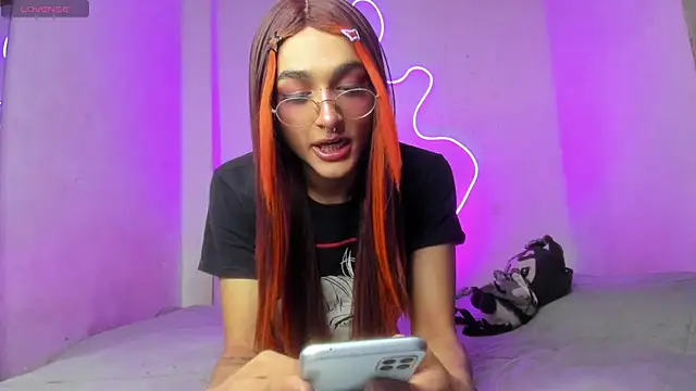 Snapshot of Mika__velvet chatting on 10.27.25 Mika  velvet online show from 10.27.25