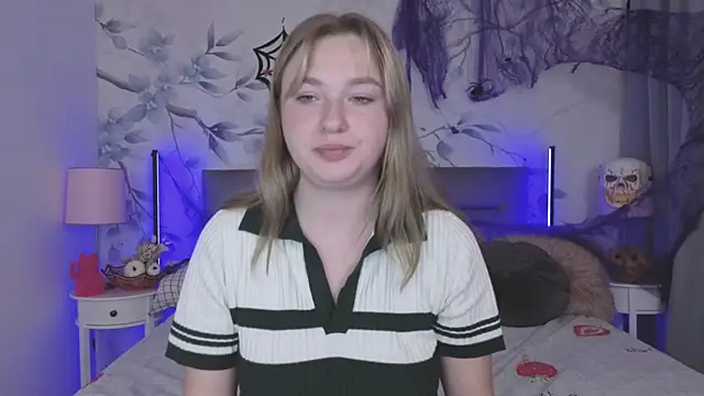 Snapshot of Ailissa__fox chatting on 10.24.25 Ailissa fox online show from 10.24.25