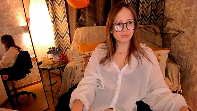  SilverMoon  online show from 10.22.25