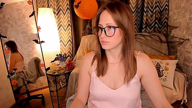  SilverMoon  online show from 10.28.25