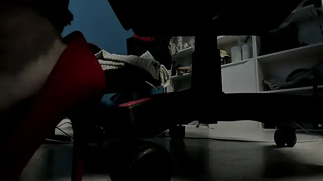 Snapshot of Holy_Mistress_S chatting on 11.04.25 Holy Mistress S online show from 11.04.25