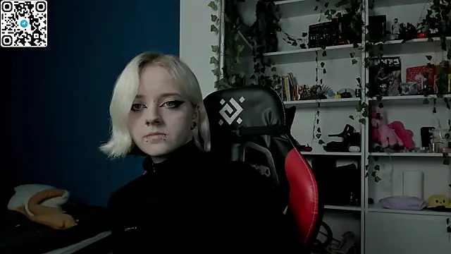 Holy Mistress S online show from 12.02.25