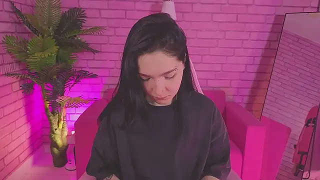 Linda Sweetiest online show from 12.14.25