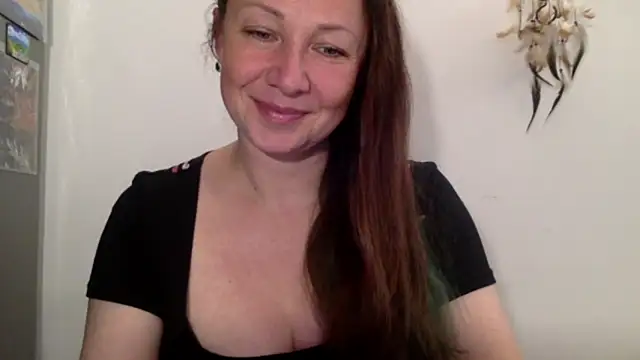 LucyTop online show from 10.22.25