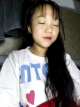 Quynhsumon online show from 02.11.26