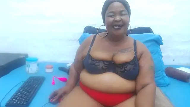 Snapshot of MatureMilfxxx chatting on 04.25.26 MatureMilfxxx online show from 04.25.26