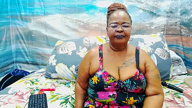 Snapshot of MatureMilfxxx chatting on 07.18.26 MatureMilfxxx online show from 07.18.26