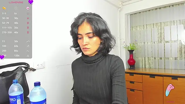 chloehanna online show from 11.24.25