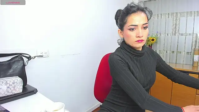 chloehanna online show from 12.21.25