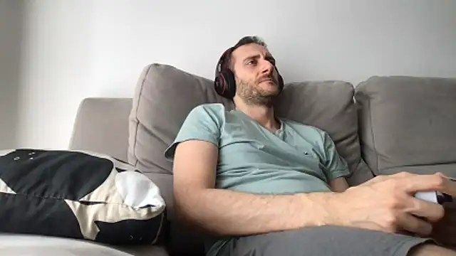 Snapshot of LukaShyGuy chatting on 06.06.26 LukaShyGuy online show from 06.06.26