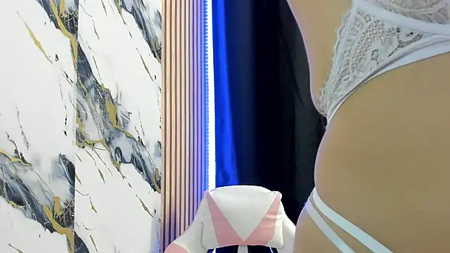 Scarlet DLuce online show from 11.28.25